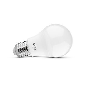 Ampoule LED 7W 6500K culot E27 référence 100602 de la marque Miidex. Flux d'éclairage 806 lumens. Angle de diffusion 180 degrés. Tension d'alimentation 220-240 Volts 50/60 Hz. Couleur blanc bleuté correspond presque à la lumière naturelle du jour.