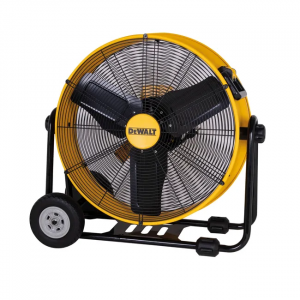 Ventilateur de chantier modèle DXF2410 de la marque DEWALT. Équipé d'un moteur à entraînement direct 190W et d'une hélice de 61cm à 3 pales. Débit du flux d'air 1021 L/s. Vitesse réglable. Système de rotation à 360° du flux d'air. Idéal pour assurer une d
