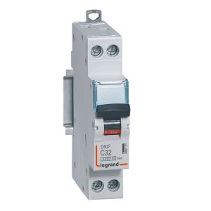 Disjoncteur Legrand DNX3 - Vis/Vis - 32A - 406777 - Bâtir Moins Cher