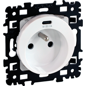 Prise 16A combinée 2P+T avec chargeur USB-C intégré, enjoliveur blanc - 60255 Square Eur'Ohm