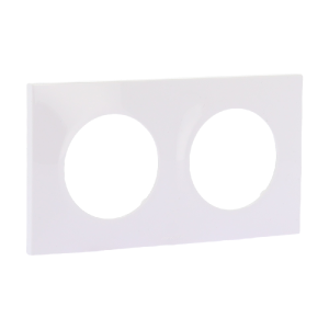 Plaque d'habillage de couleur blanche, configuration 2 postes avec une entraxe de 71mm pour les enjoliveurs. Plaque de finition référence 60297 Square du fabricant Eur'Ohm