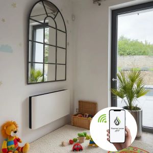 Mise en situation dans un salon du radiateur électrique connecté 2000W Molia double système de chauffe horizontal TC-MO2000H-W blanc de Thermoceram.