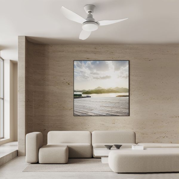 Mise en place dans un salon du Ventilateur de plafond avec éclairage LED, Brisa Nova réf. 112446 FARELEK.